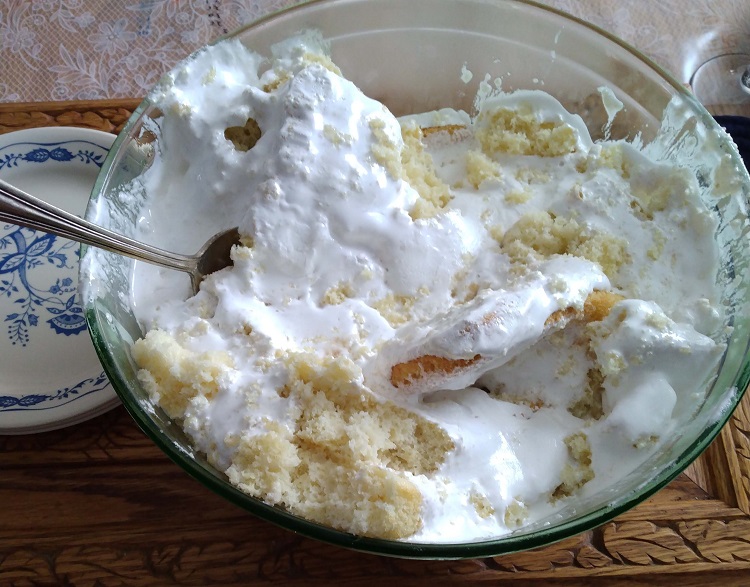 Cake in bowl